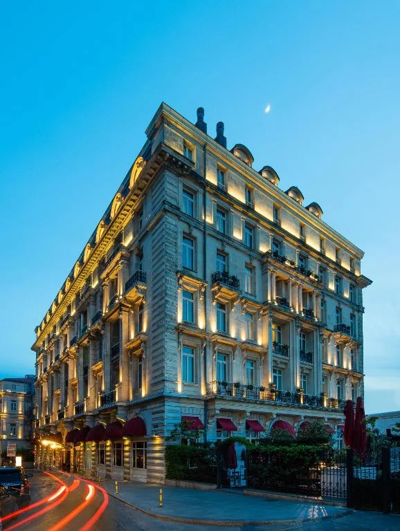 Pre-book Airport Taxi Service Pera Palace Hotel with TED TRAVEL AGENCY